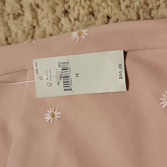 Old Navy Pink Skinny Pants with Floral Embroidery - Picture 5 of 11